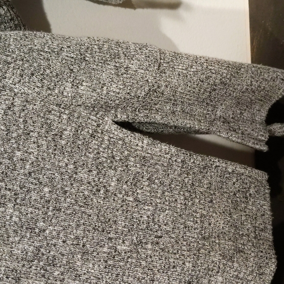 Roots cardigan with side slits, size small. - Picture 5 of 5